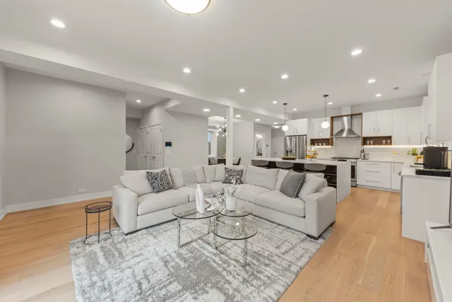 $1,250,000 | 1126 Pitner Avenue, Evanston, IL 60202