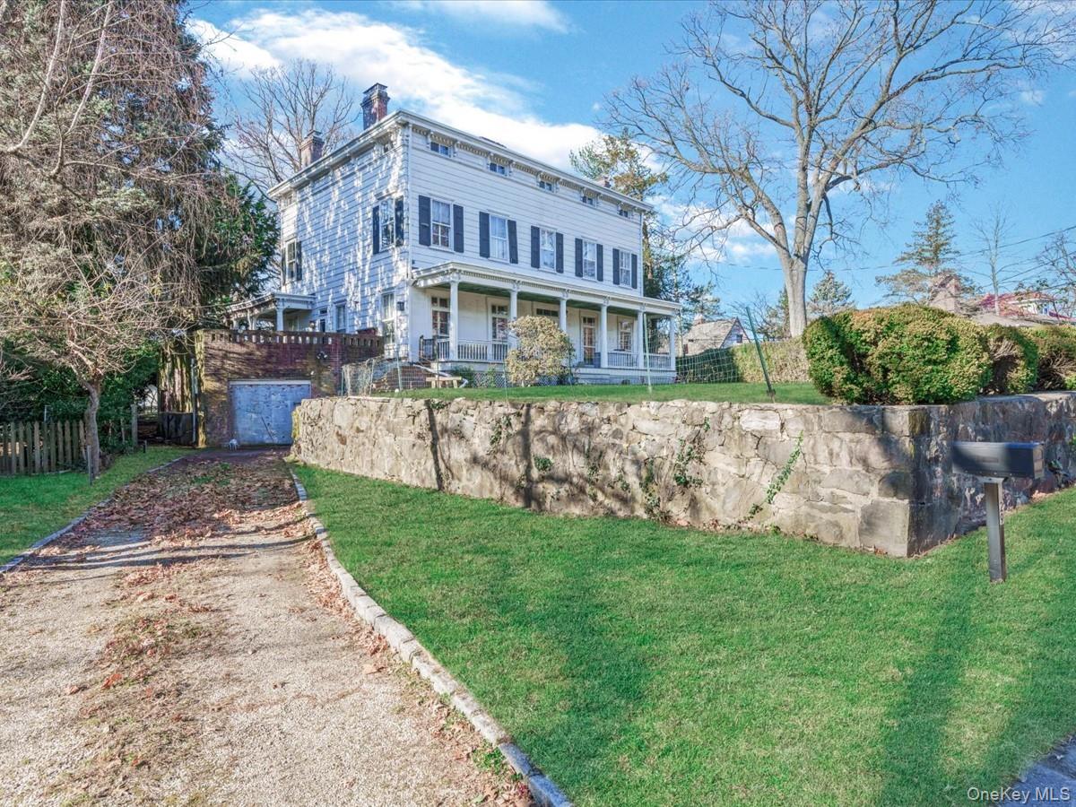29 Center Dr  