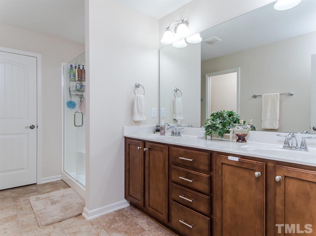 2433 Swans Rest Way Raleigh, NC 27606 - Photo 16 of 22