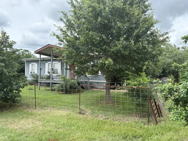 $450,000 | 2990 Highway 304, Rosanky, TX 78953