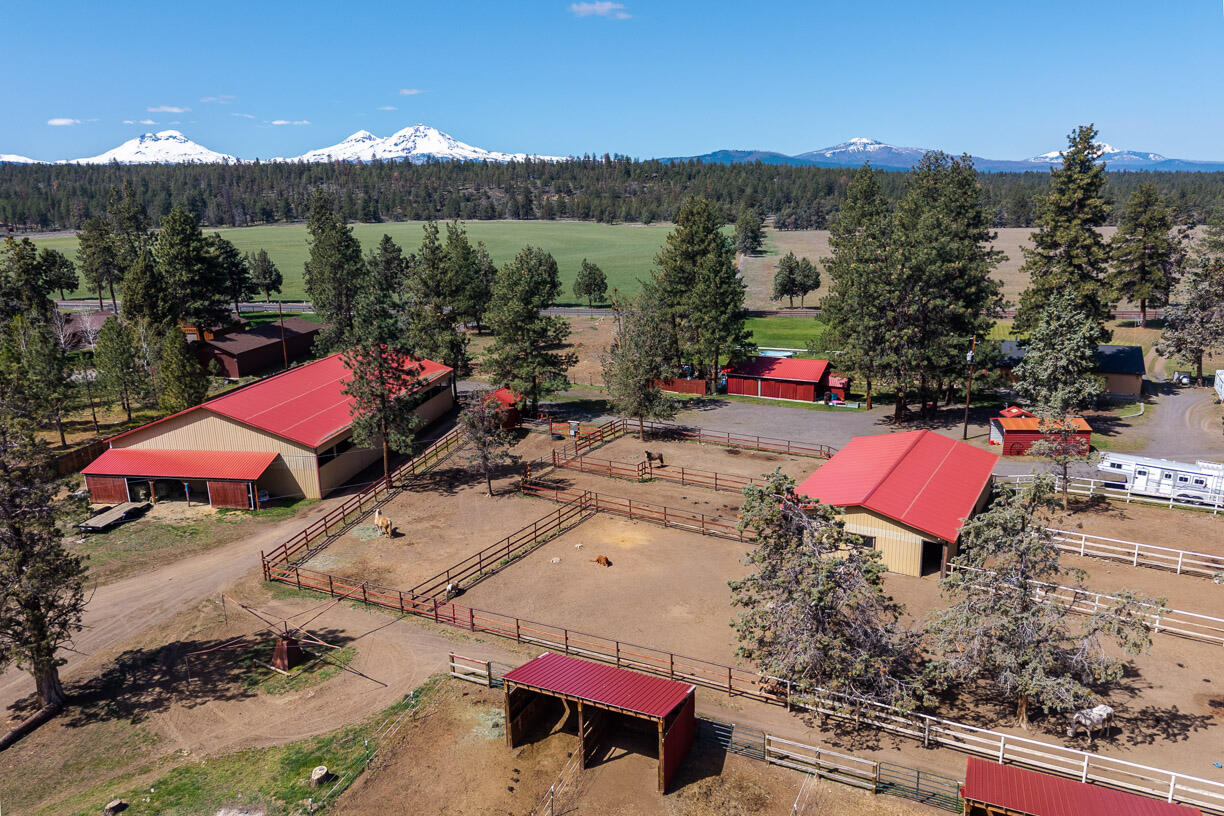 67500 Harrington Loop Road Bend, OR 97703 - Photo 64 of 72