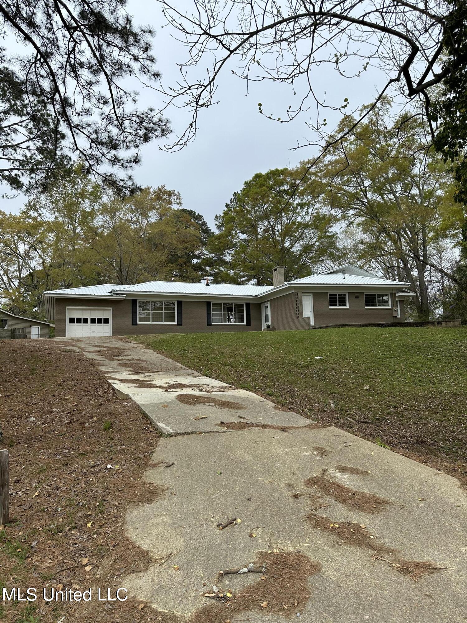 3320 45th Street Meridian, MS 39305 - Photo 1 of 15 IMG_4349