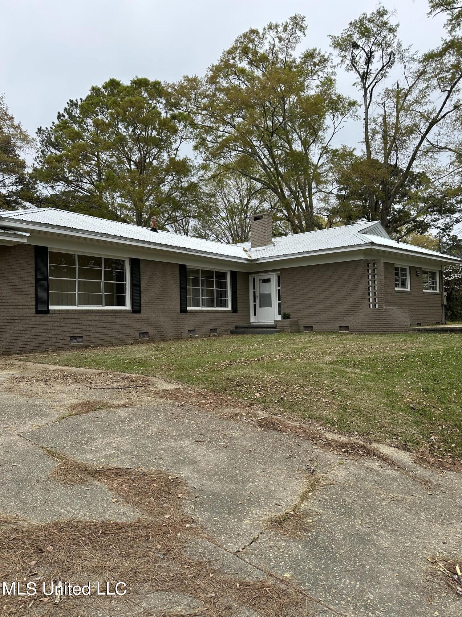 3320 45th Street Meridian, MS 39305 - Photo 2 of 15 IMG_4350