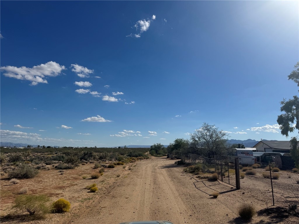4960 Hoover Road Golden Valley, AZ 86413 - Photo 2 of 3