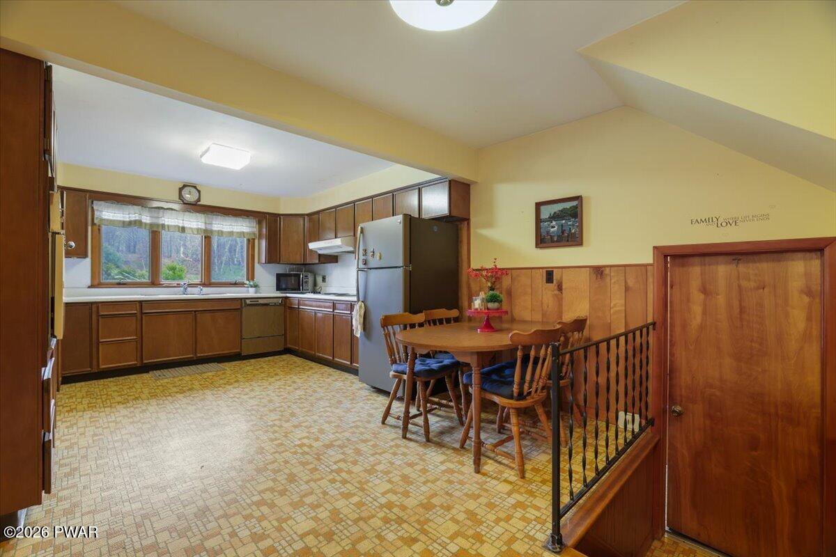 119 Springbrook Road Shohola, PA 18458 - Photo 8 of 72