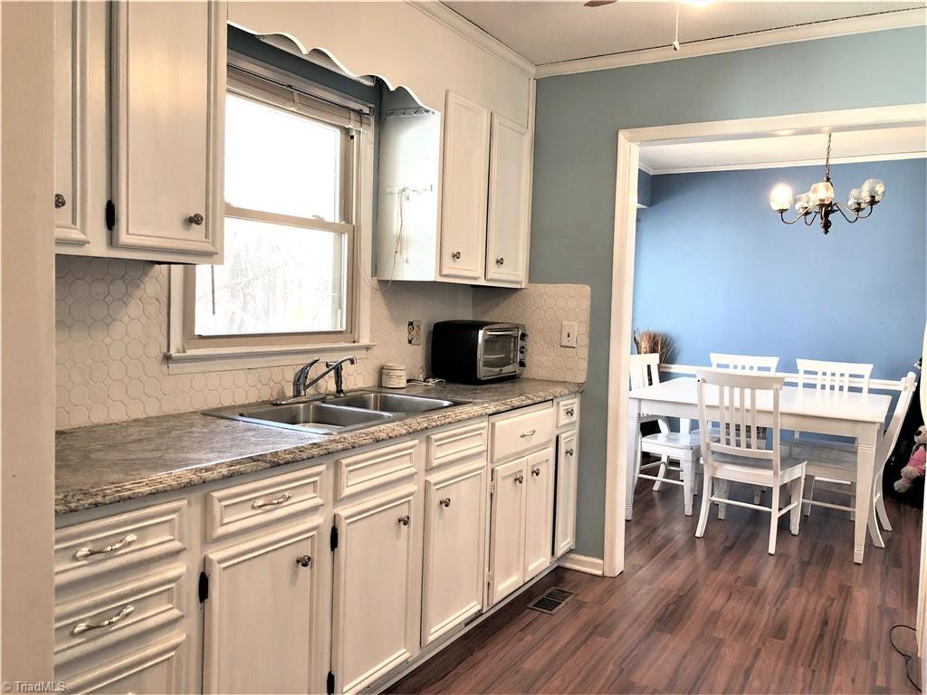 6905 Falconbridge Court Rural Hall, NC 27045 - Photo 3 of 30