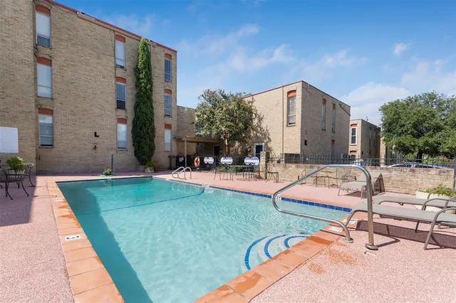 $1,350 | 3431 North Hills Drive, Unit 126, Austin, TX 78731