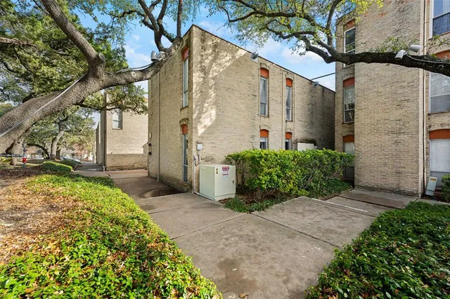 $1,350 | 3431 North Hills Drive, Unit 126, Austin, TX 78731
