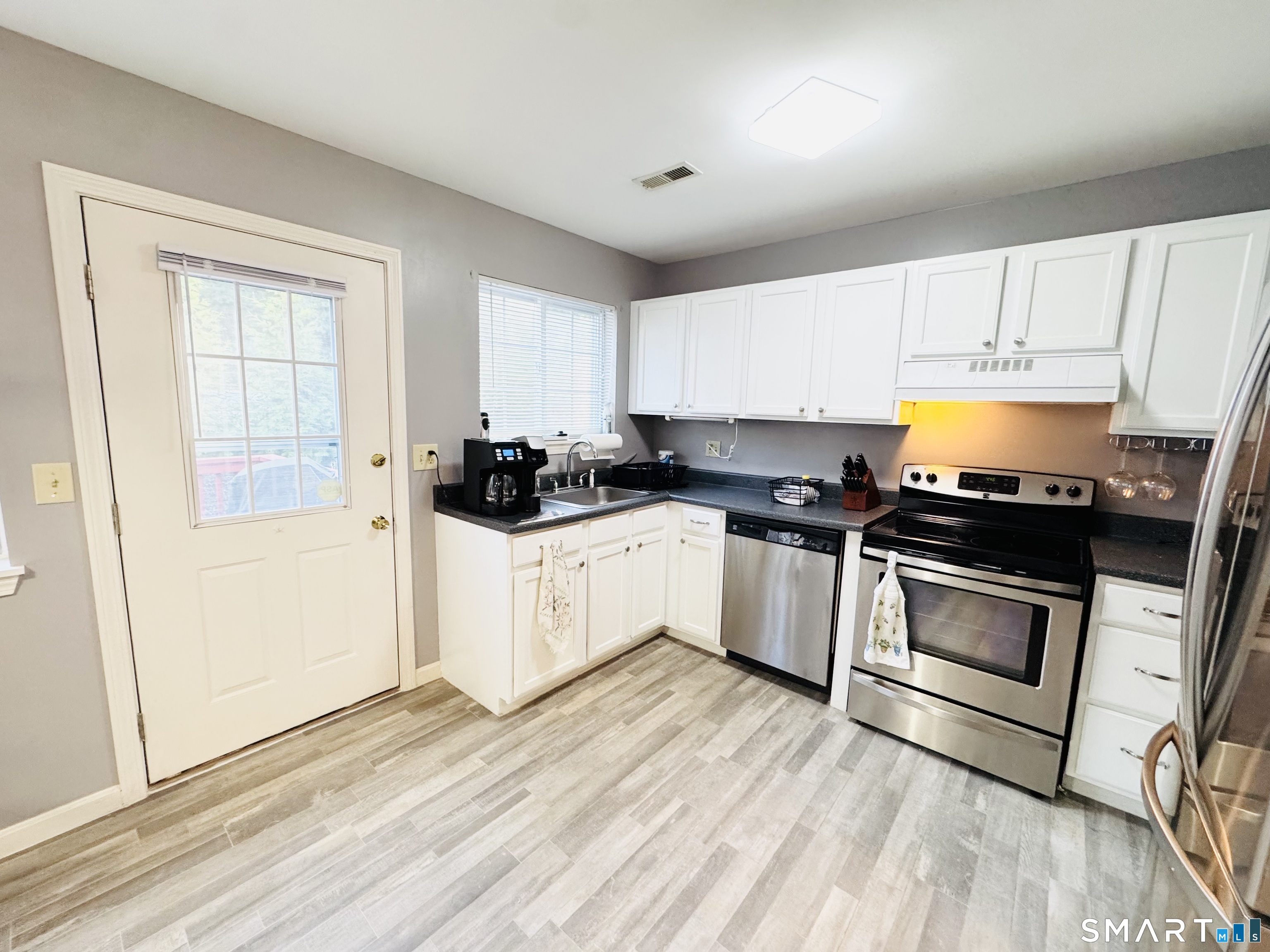 310 Boston Post Road, Unit 60 Waterford, CT 06385 - Photo 11 of 28 Gallery Image 11