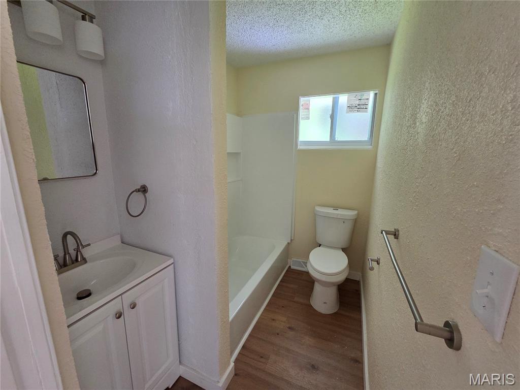 4 Hi-Pointe Drive Belleville, IL 62223 - Photo 10 of 27