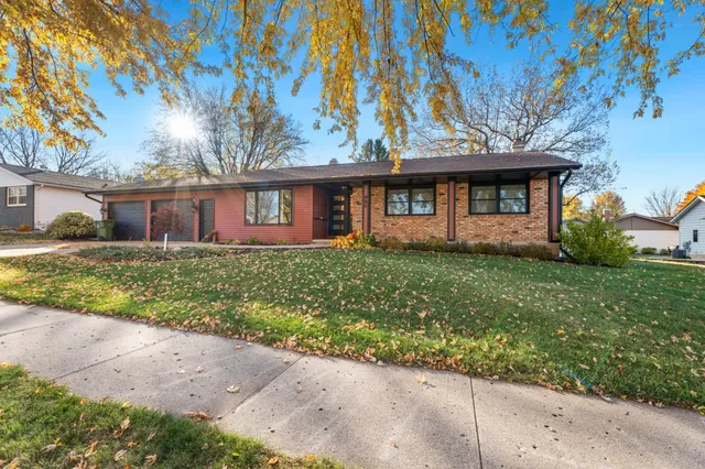 $392,000 | 957 Miles Drive, Worthington, MN 56187