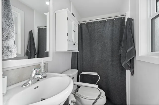 $392,000 | 957 Miles Drive, Worthington, MN 56187