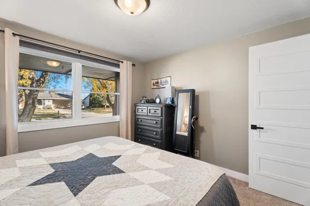 $392,000 | 957 Miles Drive, Worthington, MN 56187