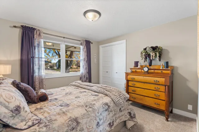 $392,000 | 957 Miles Drive, Worthington, MN 56187