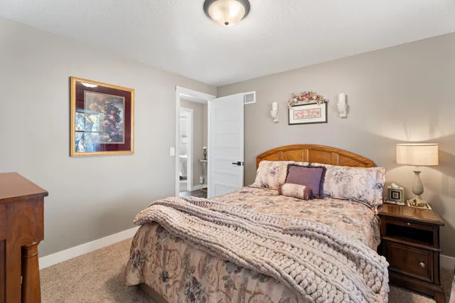 $392,000 | 957 Miles Drive, Worthington, MN 56187