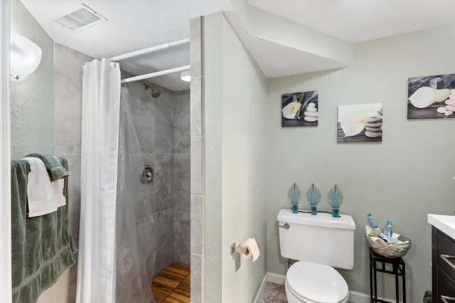 $392,000 | 957 Miles Drive, Worthington, MN 56187