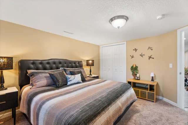 $392,000 | 957 Miles Drive, Worthington, MN 56187