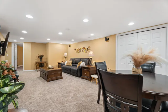 $392,000 | 957 Miles Drive, Worthington, MN 56187