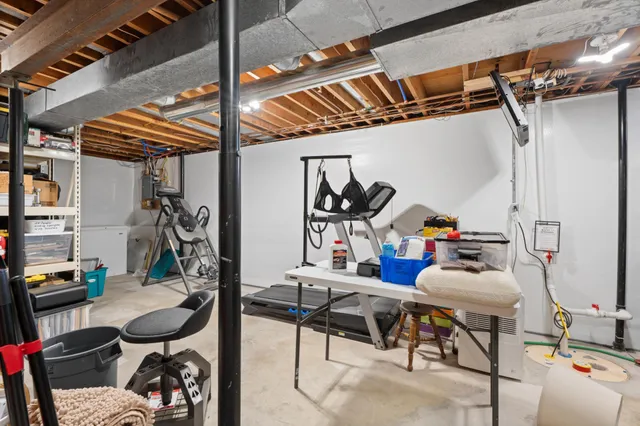 $392,000 | 957 Miles Drive, Worthington, MN 56187