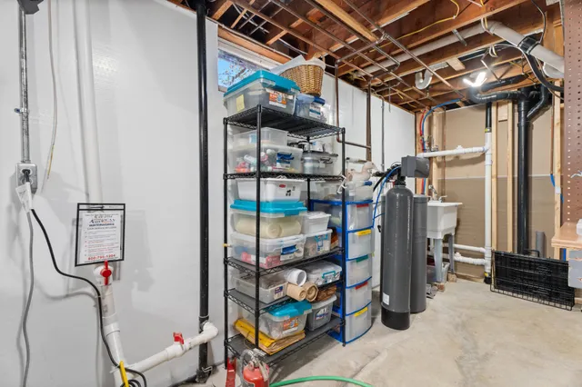 $392,000 | 957 Miles Drive, Worthington, MN 56187