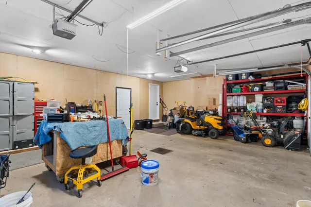 $392,000 | 957 Miles Drive, Worthington, MN 56187