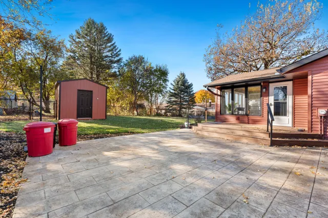 $392,000 | 957 Miles Drive, Worthington, MN 56187