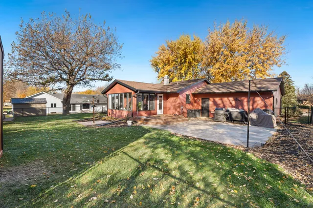 $392,000 | 957 Miles Drive, Worthington, MN 56187