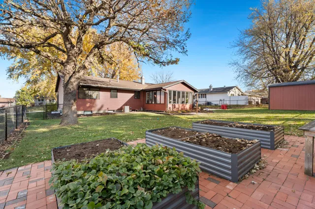 $392,000 | 957 Miles Drive, Worthington, MN 56187