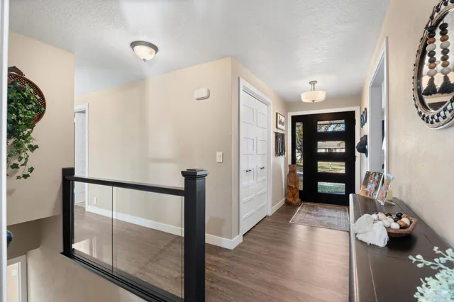 $392,000 | 957 Miles Drive, Worthington, MN 56187