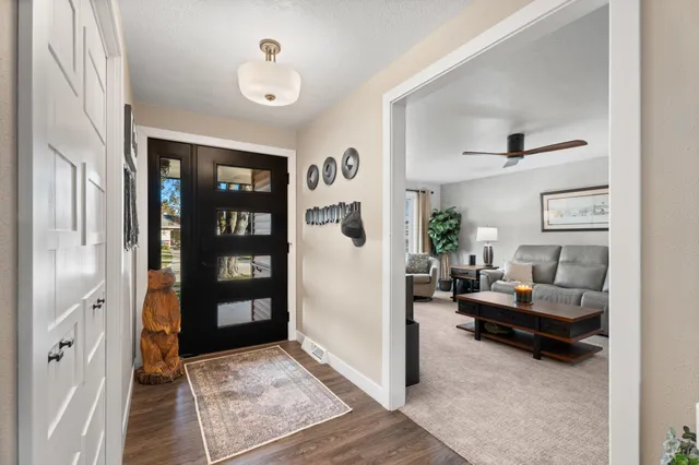 $392,000 | 957 Miles Drive, Worthington, MN 56187