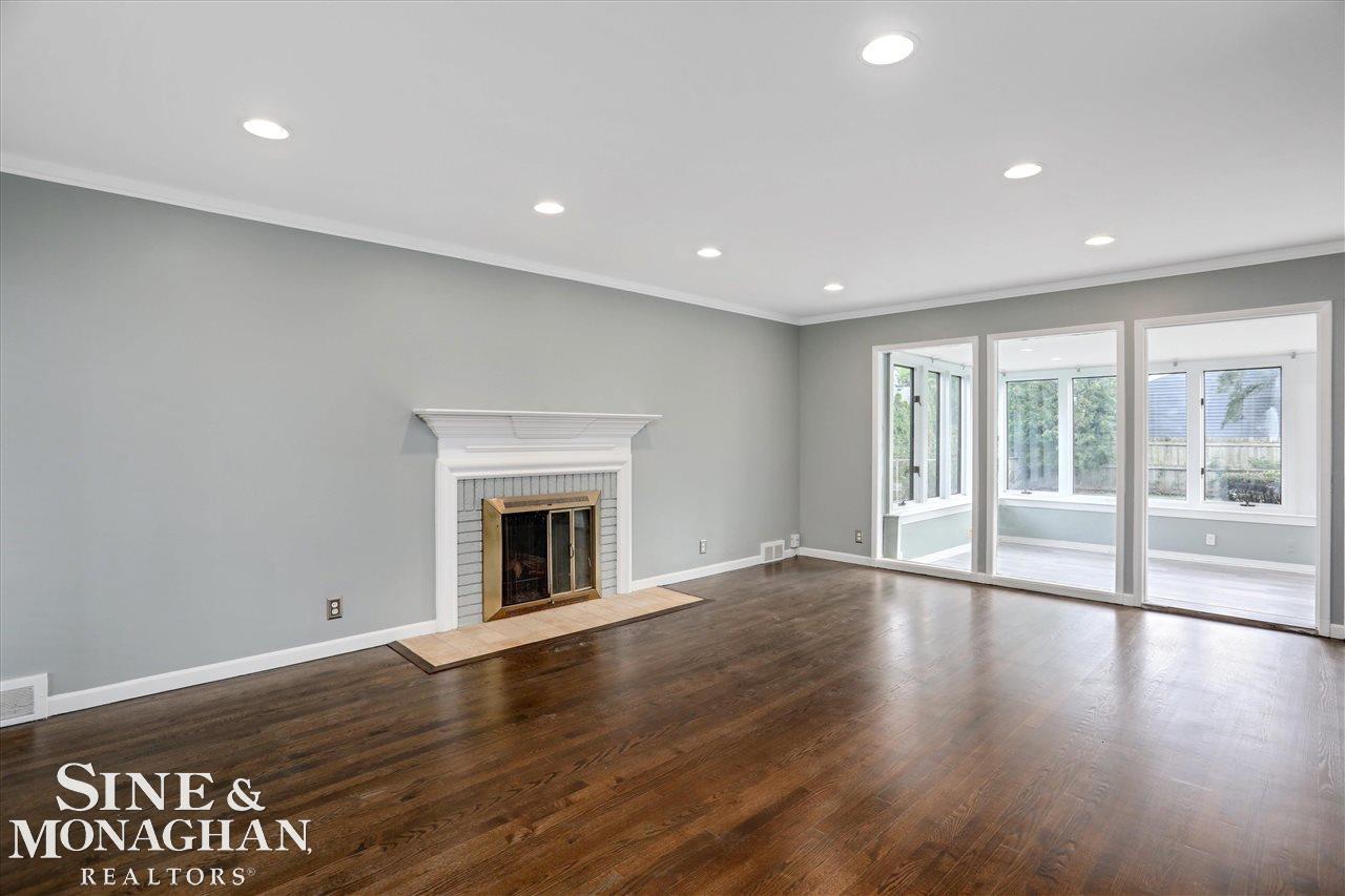 489 Shelbourne Road Grosse Pointe Farms, MI 48236 - Photo 3 of 28
