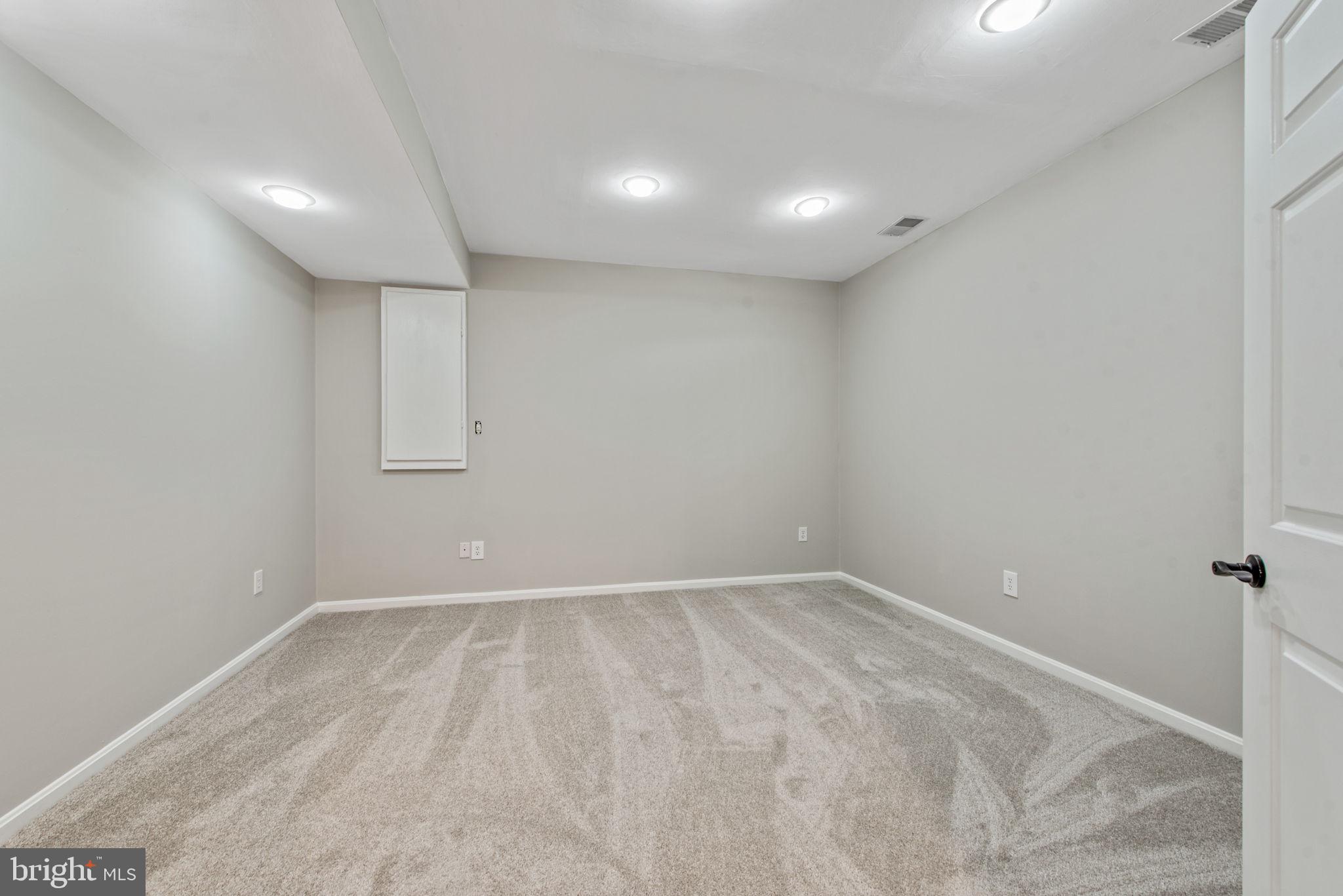 2821 Rifle Ridge Road Oakton, VA 22124 - Photo 45 of 56 LL Den which can be used for media rm or guests