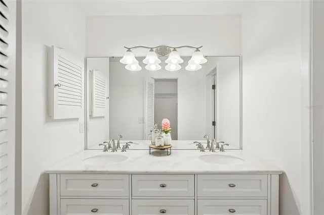 $235,000 | 335 3 Lakes Lane, Unit B, Venice, FL 34285