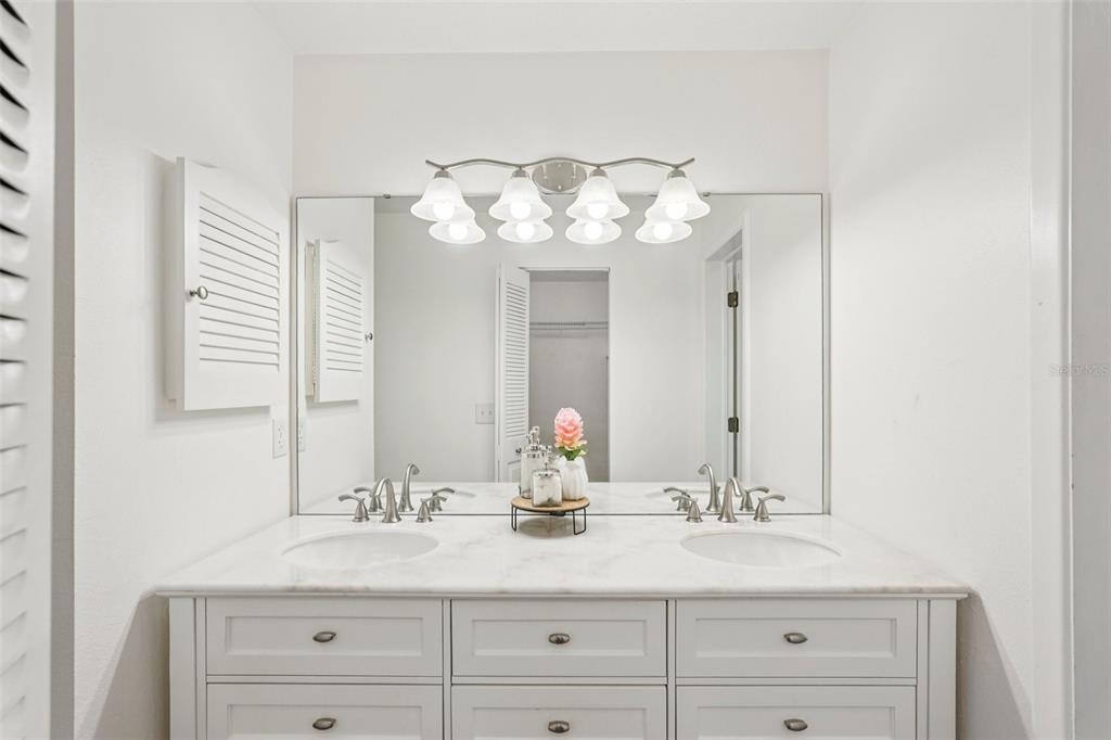 335 3 Lakes Lane, Unit B Venice, FL 34285 - Photo 18 of 49