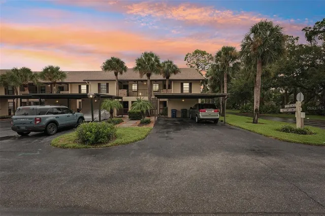 $235,000 | 335 3 Lakes Lane, Unit B, Venice, FL 34285