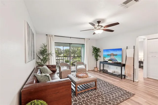 $235,000 | 335 3 Lakes Lane, Unit B, Venice, FL 34285