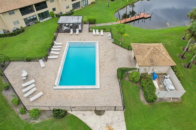 $235,000 | 335 3 Lakes Lane, Unit B, Venice, FL 34285