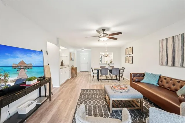 $235,000 | 335 3 Lakes Lane, Unit B, Venice, FL 34285