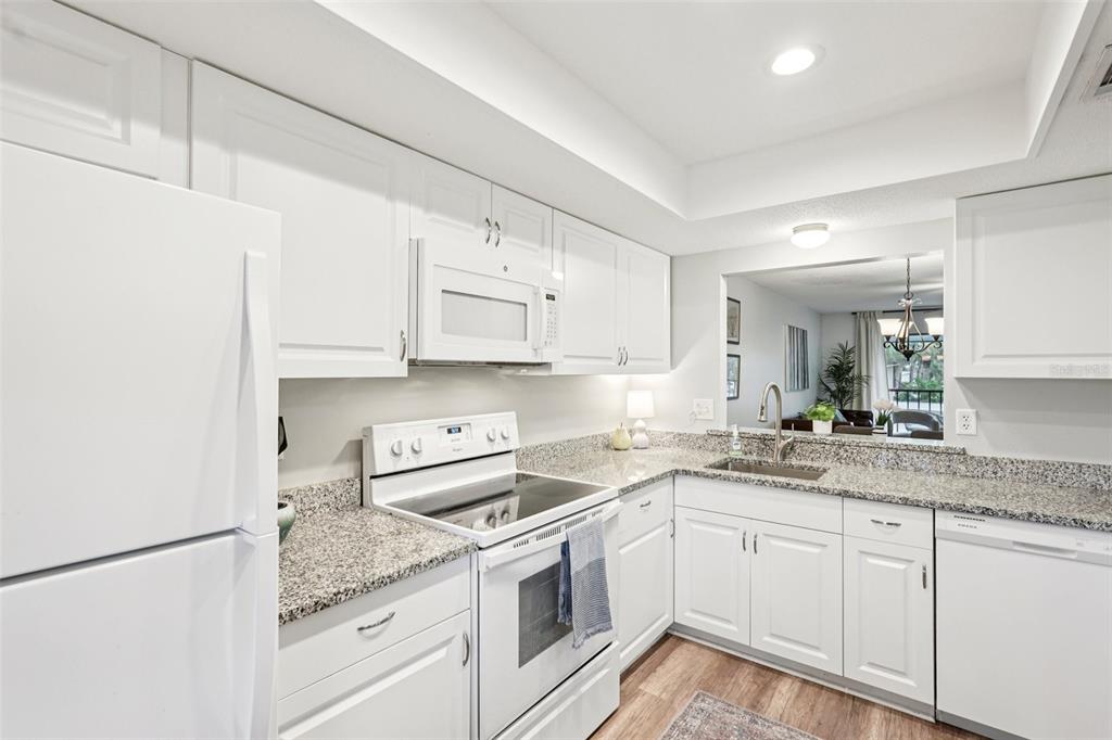 335 3 Lakes Lane, Unit B Venice, FL 34285 - Photo 8 of 49