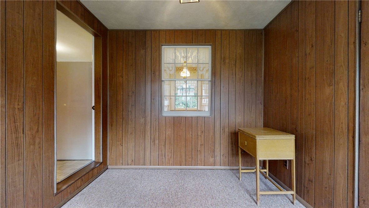 55 Kiwanee Road Warwick, RI 02888 - Photo 29 of 40 Mudroom Between Garage and Kitchen.
