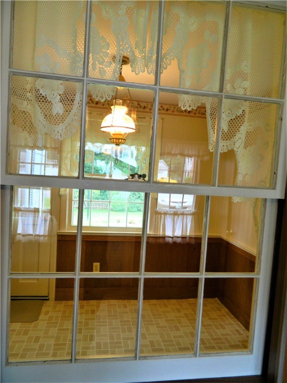 55 Kiwanee Road Warwick, RI 02888 - Photo 7 of 40 From Mudroom to Breakfast Room.