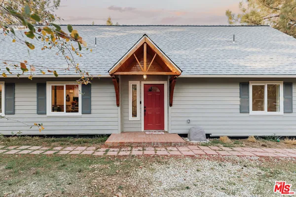 $594,000 | 630 Victoria Lane, Sugarloaf, CA 92386