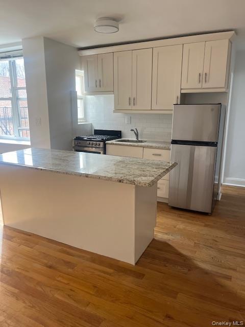 40 Knightsbridge Road, Unit 3H Great Neck, NY 11021 - Photo 2 of 5