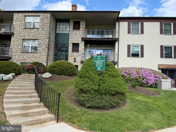 $2,400 | 300 Drummers Lane, Unit 300, Wayne, PA 19087