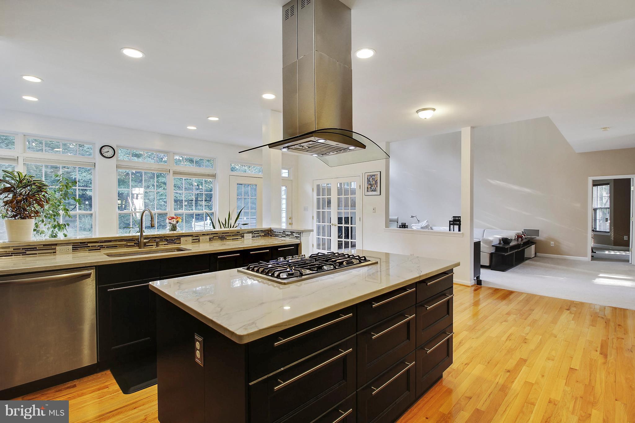 18803 Severn Road Gaithersburg, MD 20879 - Photo 14 of 30 This Kitchen Has it All!