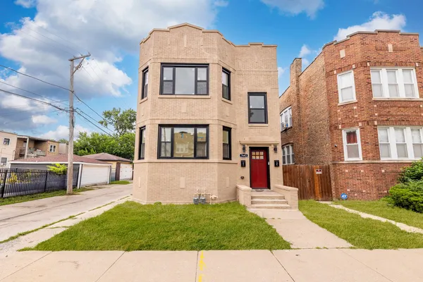 $2,200 | 7642 South Throop Street, Unit 2, Chicago, IL 60620