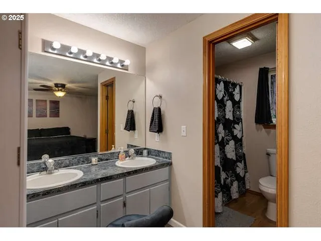 $425,000 | 959 Southwest Oriole Street, McMinnville, OR 97128