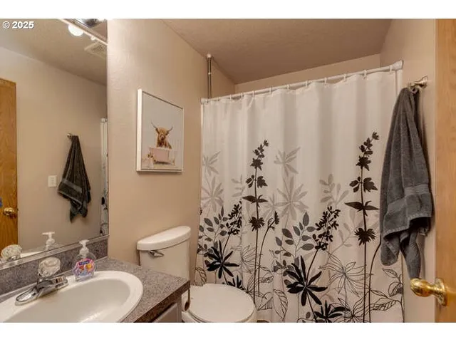 $425,000 | 959 Southwest Oriole Street, McMinnville, OR 97128