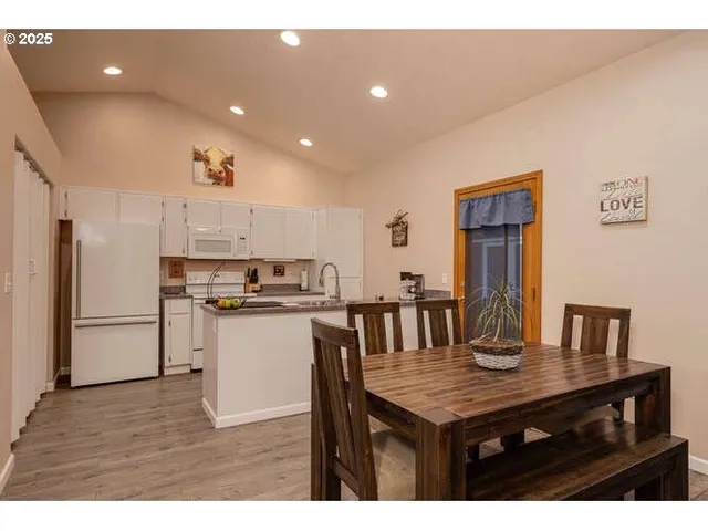 $425,000 | 959 Southwest Oriole Street, McMinnville, OR 97128