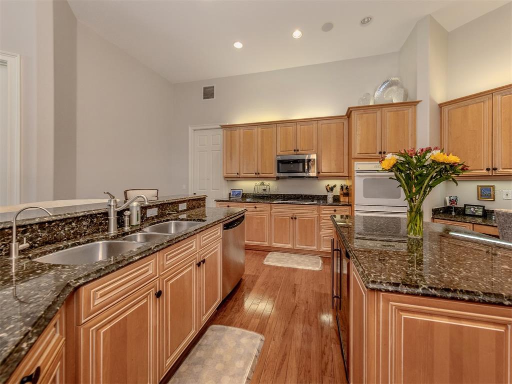 444 Tremingham Way Venice, FL 34293 - Photo 14 of 93